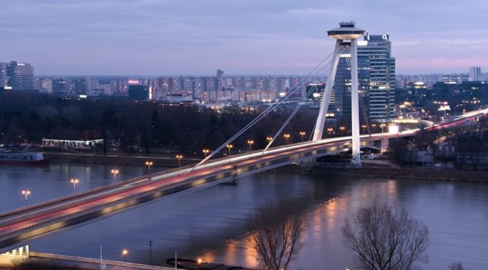 Sťahovanie a život v Bratislave: Výhody, nevýhody a tipy na zaujímavé miesta Sťahovanie a život v Bratislave: Výhody, nevýhody a tipy na zaujímavé miesta